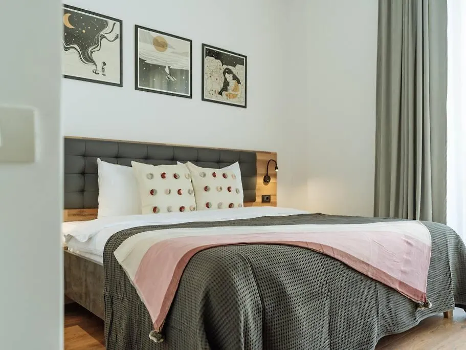 Central 10 Apartment - New Building & Parking Bucharest Romania