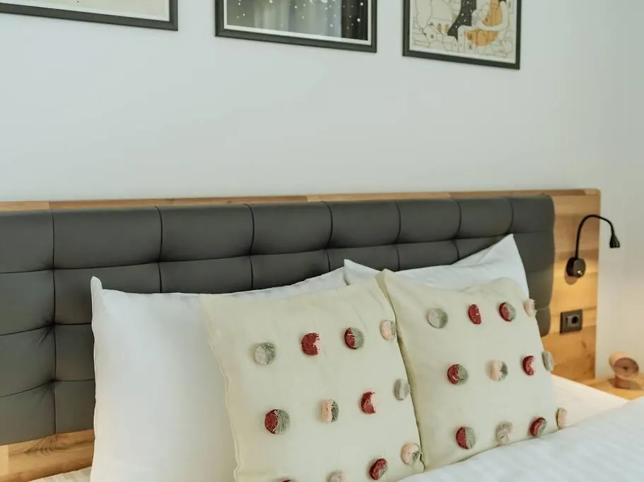 Central 10 Apartment - New Building & Parking Bucharest Romania