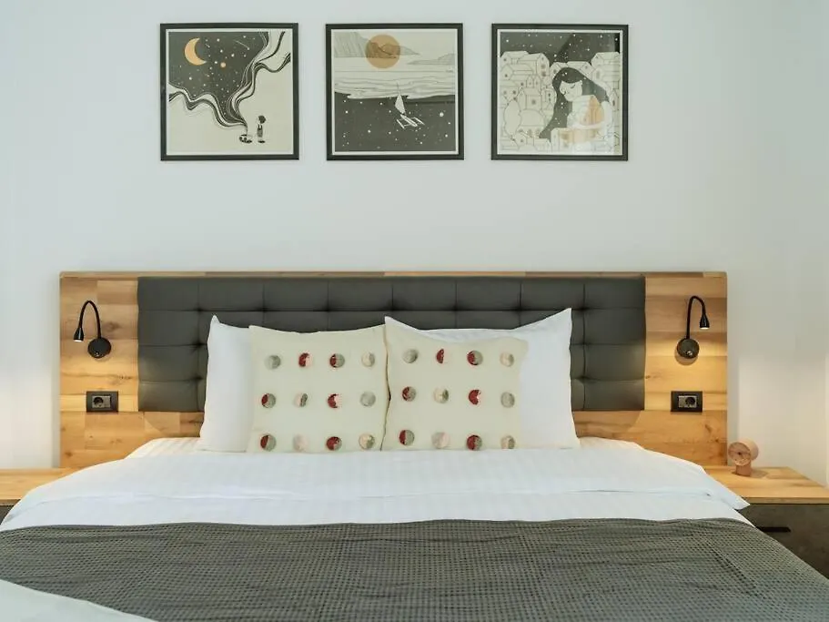 Central 10 Apartment - New Building & Parking Bucarest Romania