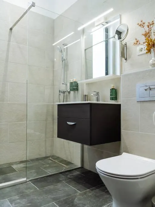 Central 10 Apartment - New Building & Parking Bucarest 0*,