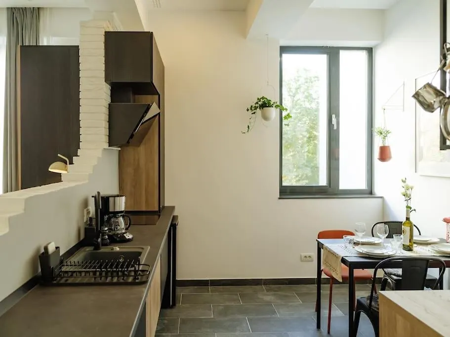 Central 10 Apartment - New Building & Parking Bucarest Romania