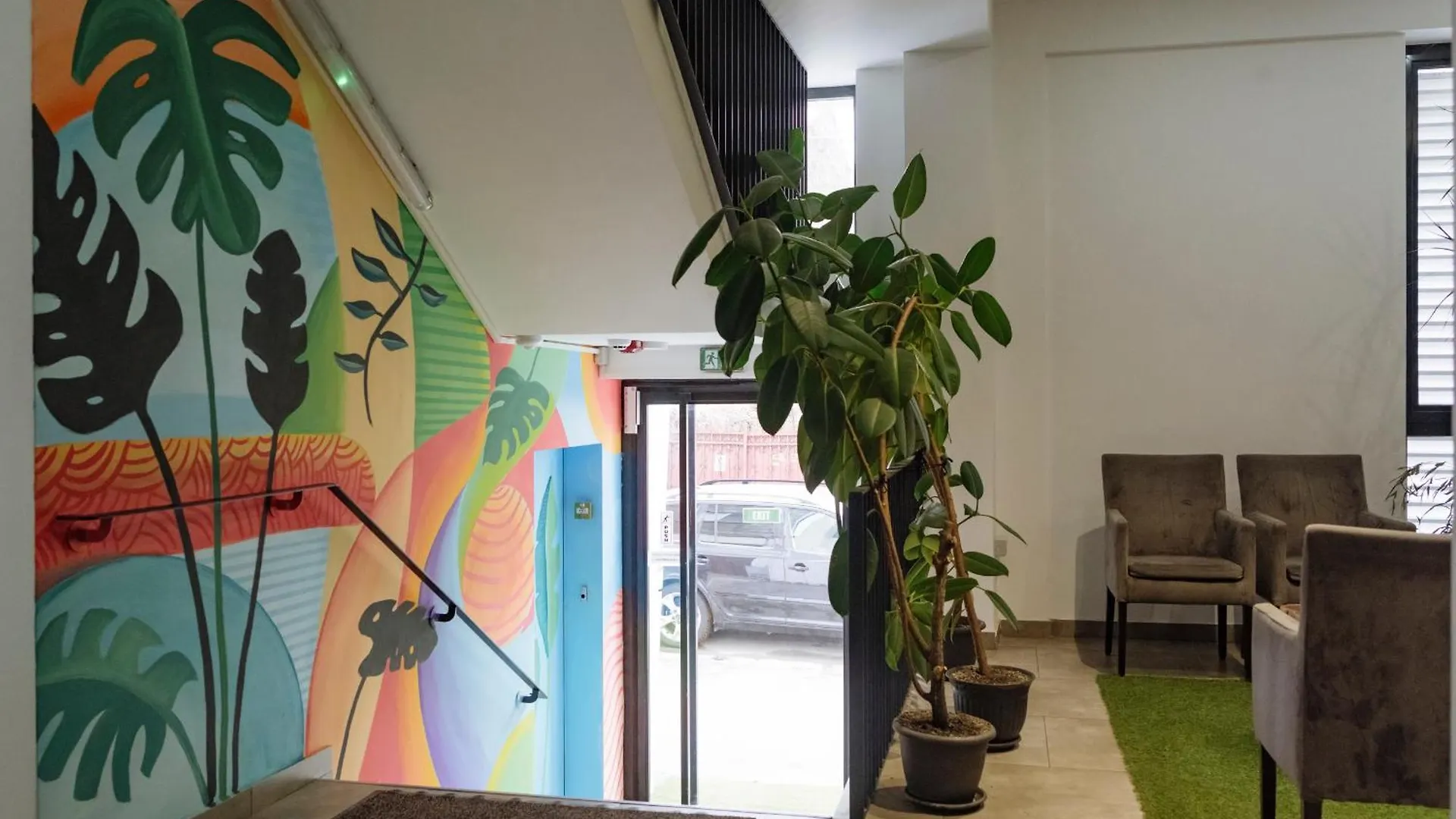 Central 10 Apartment - New Building & Parking Bucarest Romania